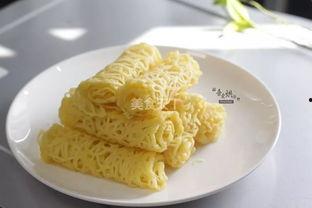 石家庄网红吃鸡蛋饼,街头美食新宠，一口咬下满溢幸福